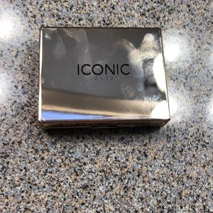 Iconic eyebrow cushion